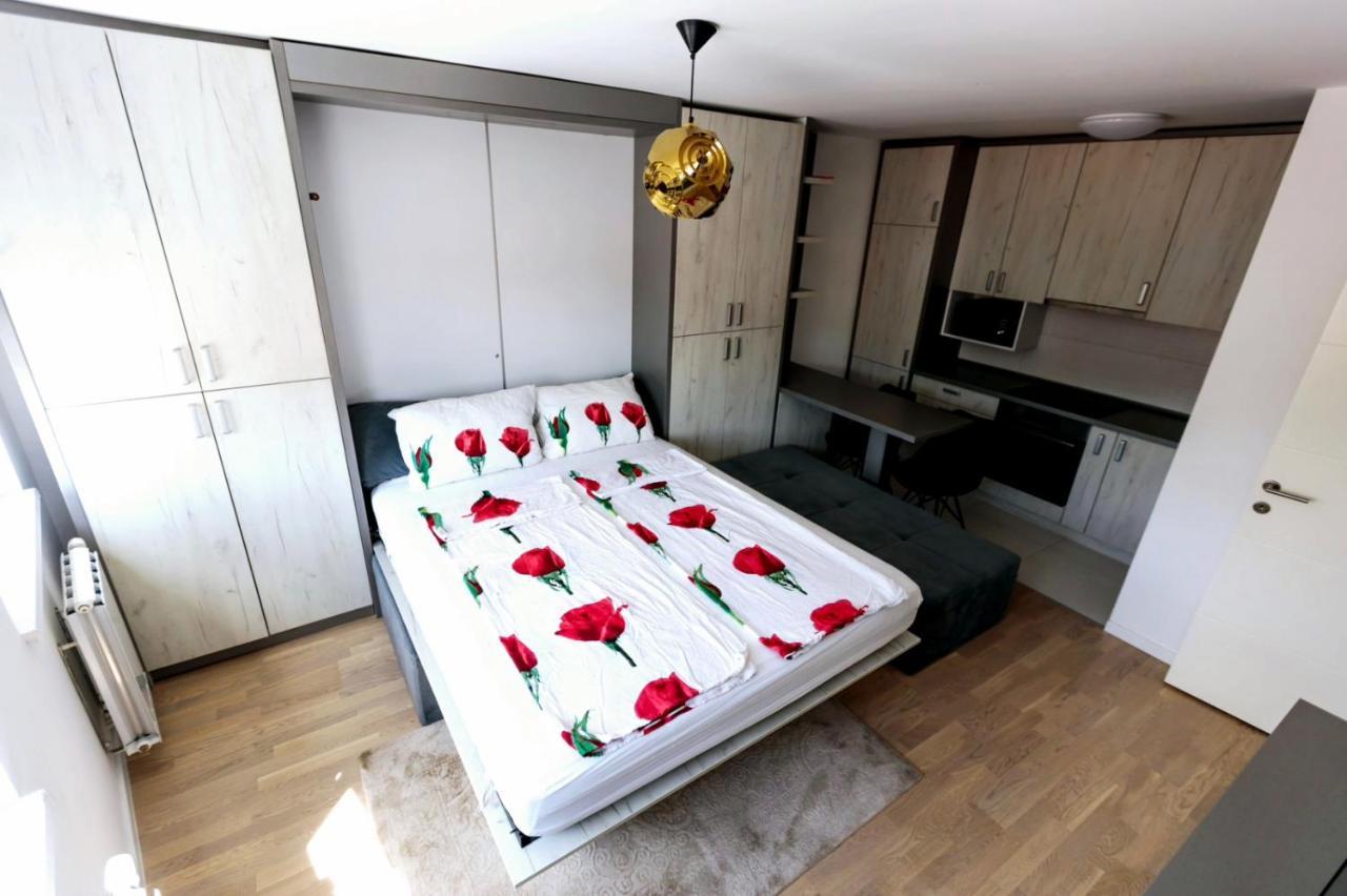 Apartman Skver Tuzla Buitenkant foto